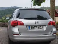 Usado Opel Astra Sport 110 CV (80 kW) 2011 Gris / plata Familiar