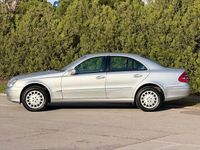Usado Mercedes E320 Elegance 224 CV (164 kW) 2004 Gris / plata Berlina