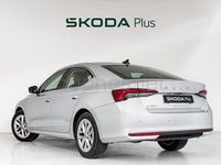 Usado Skoda Octavia Selection 116 CV (85 kW) 2024 Gris plata Berlina