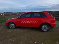 Usado Audi A3 Ambiente 110 CV (80 kW) 2000 Rojo Utilitario