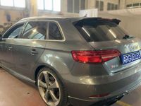 Usado Audi RS3 Sportback Advanced 400 CV (294 kW) 2018 Gris Utilitario