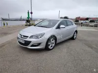 Usado Opel Astra Excellence 165 CV (121 kW) 2014 Gris / plata Berlina