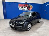 Usado Ford Focus Ghia 136 CV (100 kW) 2005 Negro Berlina