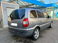 Usado Opel Zafira Elegance 100 CV (73 kW) 2005 Gris / plata Monovolumen