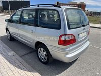 Usado Ford Galaxy Trend 130 CV (95 kW) 2004 Gris / plata Monovolumen