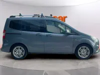 Usado Ford Tourneo Courier Ambiente 102 CV (75 kW) 2018 Azul Monovolumen