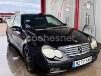 Usado Mercedes C220 143 CV (105 kW) 2002 Negro Berlina