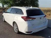 Usado Toyota Auris Hybrid Active 136 CV (100 kW) 2016 Blanco Familiar