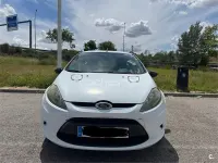 Usado Ford Fiesta Trend 82 CV (60 kW) 2009 Blanco Berlina
