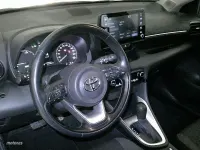 Usado Toyota Yaris Hybrid Active 116 CV (85 kW) 2022 Blanco Berlina