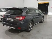 Usado Subaru Outback 175 CV (128 kW) 2020 Gris / plata Familiar
