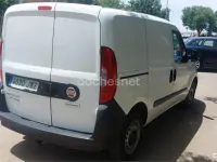 Usado Fiat Doblò 90 CV (66 kW) 2012 Blanco Monovolumen