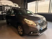 Usado Peugeot 2008 Style 120 CV (88 kW) 2016 Gris SUV