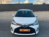 Usado Toyota Yaris Active 99 CV (72 kW) 2015 Blanco Berlina