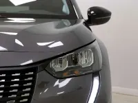 Usado Peugeot 208 Allure 99 CV (72 kW) 2022 Gris Utilitario