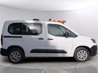 Usado Citroën Berlingo Live 102 CV (75 kW) 2023 Blanco Monovolumen