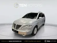 Usado SsangYong Rodius 165 CV (121 kW) 2008 Gris / plata Monovolumen