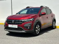 Usado Dacia Sandero Essentiel 91 CV (66 kW) 2021 Granate Berlina