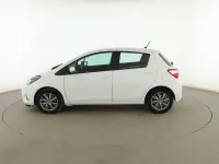Usado Toyota Yaris Active 101 CV (74 kW) 2017 Blanco Utilitario