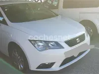 Usado Seat Leon Style 105 CV (77 kW) 2015 Blanco Berlina