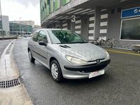 Usado Peugeot 206 75 CV (55 kW) 2001 Gris / plata Berlina