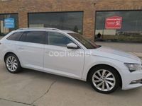 Usado Skoda Superb Style 150 CV (110 kW) 2016 Blanco Familiar