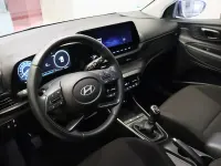 Usado Hyundai i20 100 CV (73 kW) 2024 Gris / plata Utilitario
