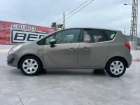Usado Opel Meriva Expression 101 CV (74 kW) 2011 Beige Monovolumen