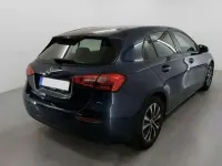 Usado Mercedes A180 Business 116 CV (85 kW) 2022 Azul Utilitario