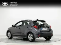Usado Toyota Yaris Active 116 CV (85 kW) 2025 Gris Utilitario
