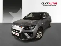 Usado SsangYong Tivoli 135 CV (99 kW) 2024 Gris / plata SUV