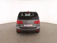 Usado VW Touran Advance 140 CV (102 kW) 2015 Gris Monovolumen