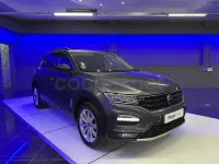 Usado VW T-Roc Advance 150 CV (110 kW) 2021 Gris / plata SUV