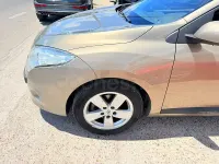 Usado Renault Mégane III Dynamique 105 CV (77 kW) 2009 Marrón Berlina