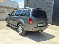 Usado Nissan Pathfinder XE 171 CV (125 kW) 2006 Gris / plata SUV