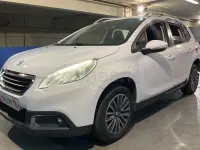 Usado Peugeot 2008 Active 100 CV (73 kW) 2015 Blanco SUV