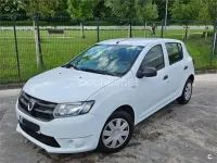 Używany Dacia Sandero Base 75 KM (55 kW) 2014 Biały Sedan/Limuzyna