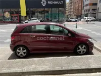 Usado Mercedes B200 140 CV (102 kW) 2005 Granate Monovolumen