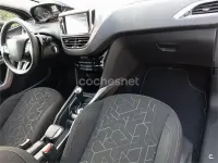 Usado Peugeot 2008 Active 92 CV (67 kW) 2013 Negro SUV
