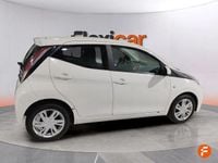 Usado Toyota Aygo X-play 69 CV (50 kW) 2017 Blanco Utilitario