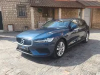 Usado Volvo V60 Momentum 150 CV (110 kW) 2019 Azul Familiar