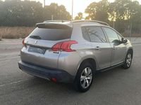Usado Peugeot 2008 Access 82 CV (60 kW) 2016 Plateado SUV