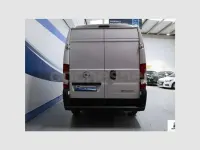 Usado Opel Movano 140 CV (102 kW) 2023 Negro Van