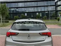 Usado Opel Astra Dynamic 110 CV (80 kW) 2016 Gris / plata Berlina