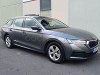 Usado Skoda Octavia Ambition 150 CV (110 kW) 2022 Gris / plata Familiar