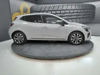 Usado Renault Clio V Techno 90 CV (66 kW) 2025 Gris / plata Berlina
