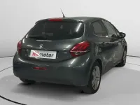 Usado Peugeot 208 Allure 82 CV (60 kW) 2017 Gris Utilitario