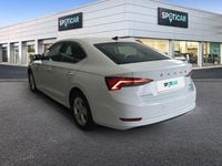 Usado Skoda Octavia Ambition 150 CV (110 kW) 2021 Blanco Familiar