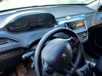 Usado Peugeot 208 Allure 99 CV (72 kW) 2016 Plateado Utilitario