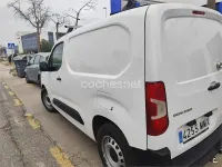 Usado Citroën Berlingo Feel 102 CV (75 kW) 2024 Blanco Monovolumen